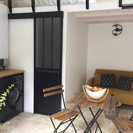 Studio Moderne Saint-Symphorien-dʼOzon Esterno foto